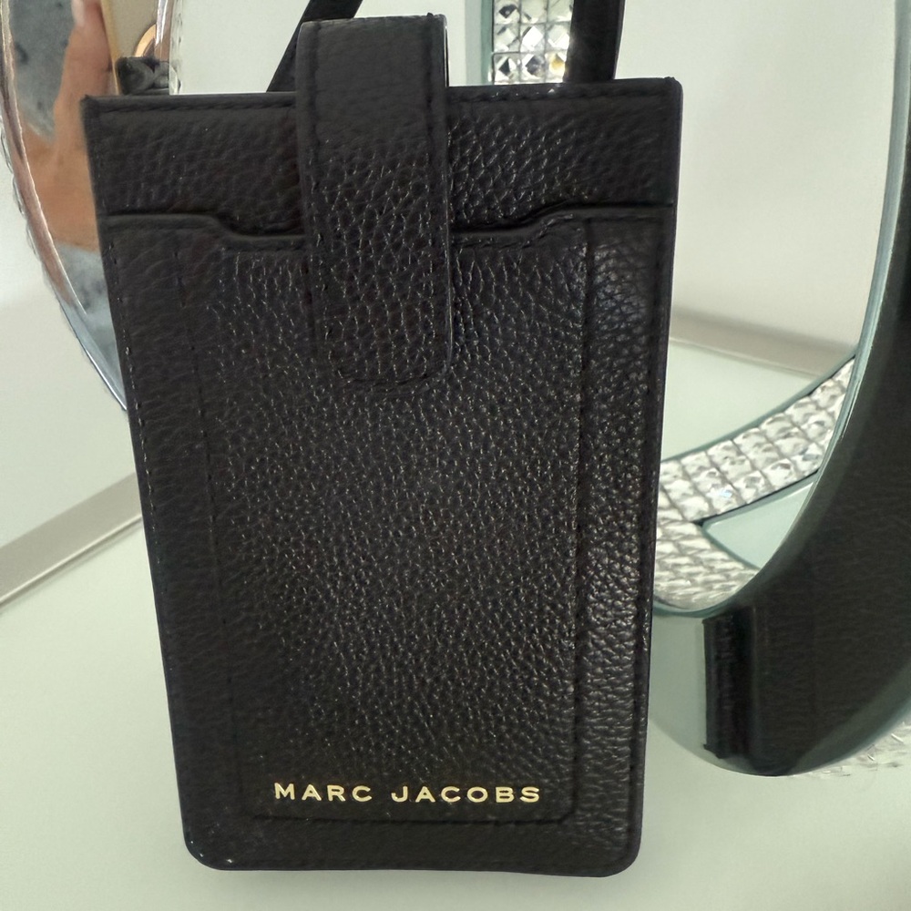 Marc Jacobs The Groove Leather Phone Crossbody Bag…NWOT
